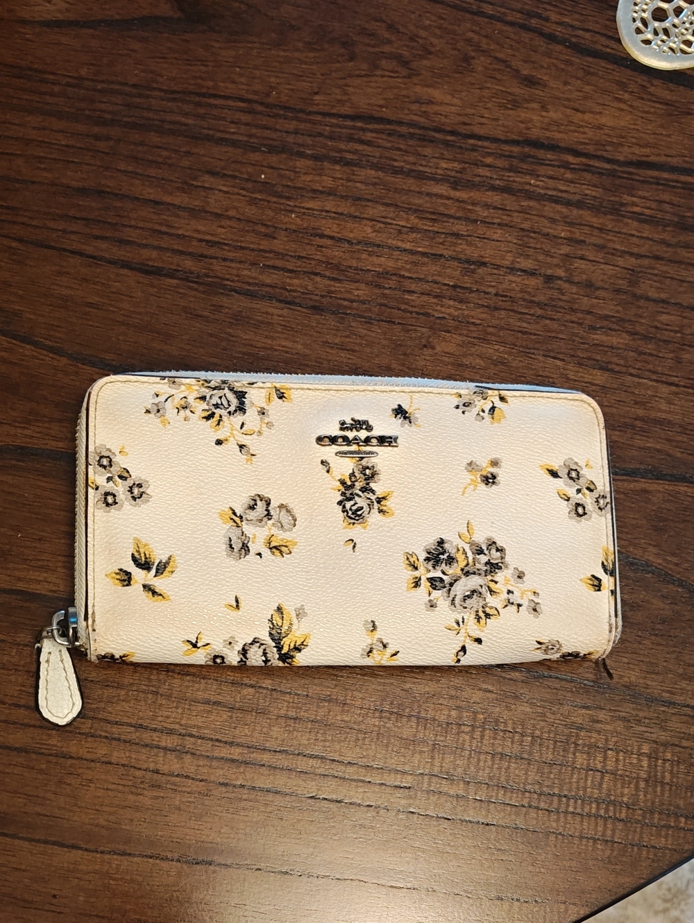 Coach Accordion Zip Wallet With Antique Floral Print Floral Wallet Cream & Black